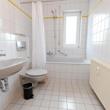 Fullhouse - - K28 A - Southern Center Апартаменты *