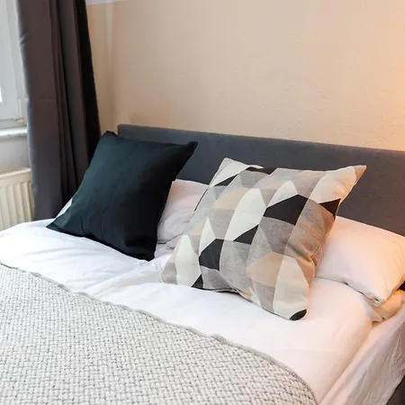 Fullhouse - - K28 A - Southern Center