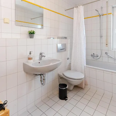 Fullhouse - - K28 A - Southern Center *