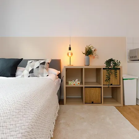 Fullhouse - - K28 A - Southern Center *