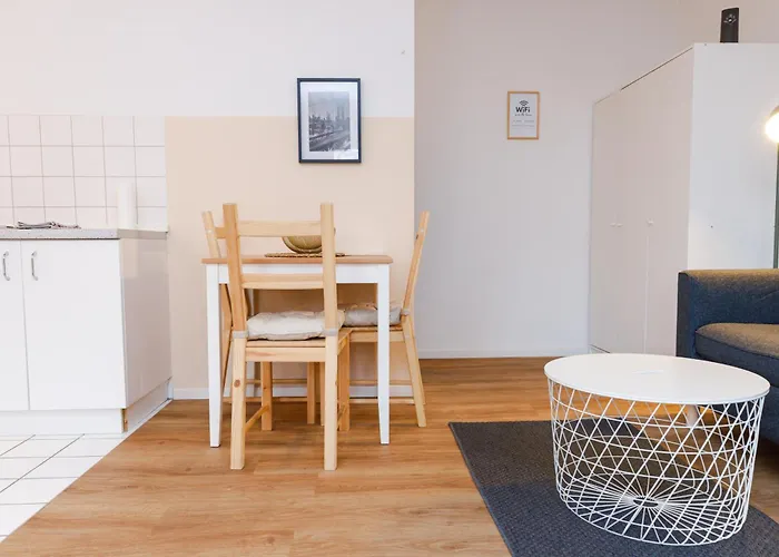 Fullhouse - - K28 A - Southern Center